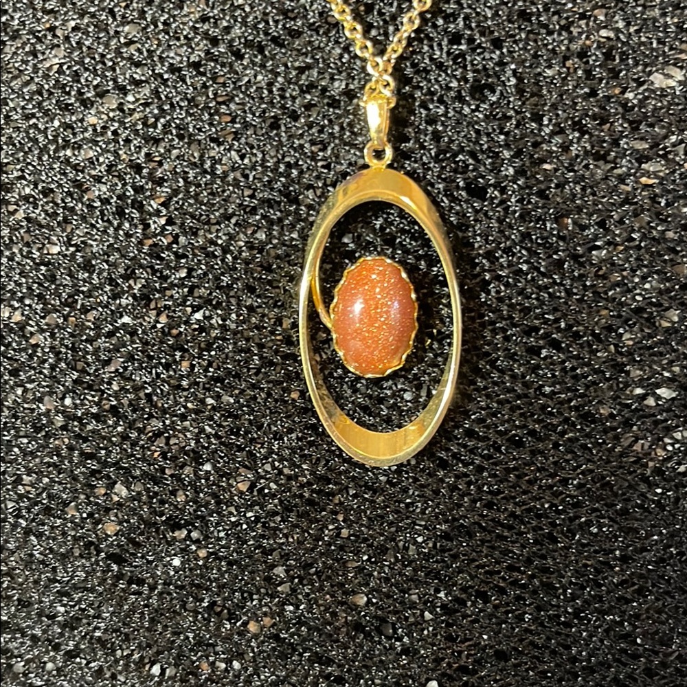 Pink and Gold Pendant Necklace c29